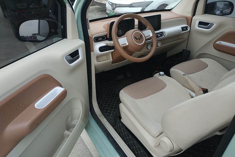 Used Wuling Hongguang MINIEV 2024 3rd Generation 215km Advanced Version
