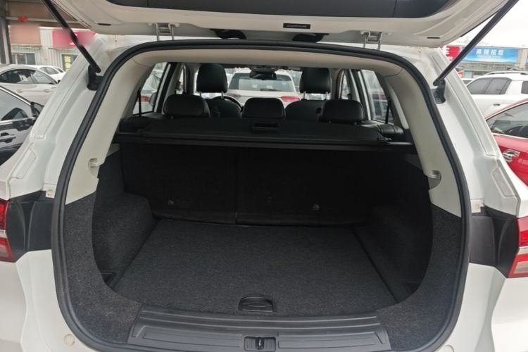 Used Roewe RX5 2019 20T Two-Wheel Drive Automatic 4G Connected Platinum Edition Trunk