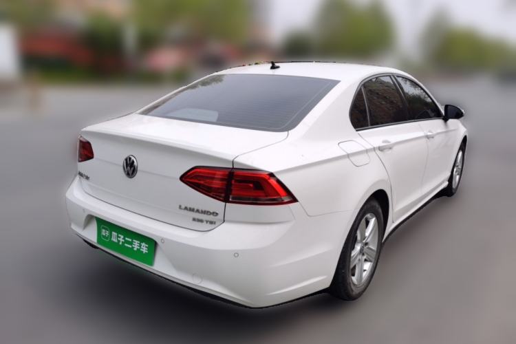 Used Volkswagen Lamando 2017 230TSI DSG Fashion Edition Rear Right 45 Deg