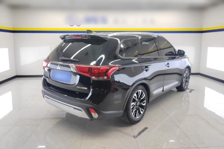 Used Mitsubishi Outlander 2020 2.0L Two-Wheel Drive Enjoyment Version 5 Seats
