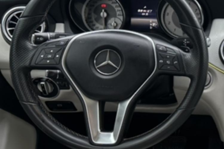 Used Mercedes-Benz GLA 2016 GLA 200 Sport Edition Steering Wheel