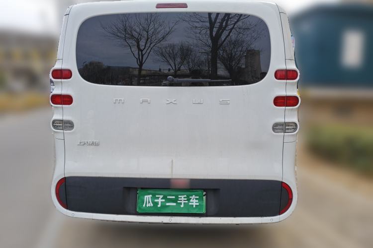 Used SAIC MAXUS Dana V1 2024 M1 Long-Wheelbase Low-Roof Passenger Version (64 kWh)
