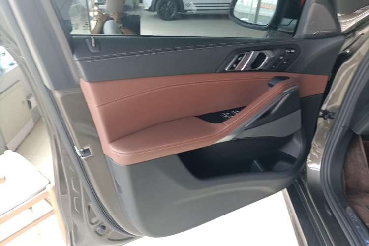 Used BMW X6 2020 xDrive40i Luxury Model with M Sport Package