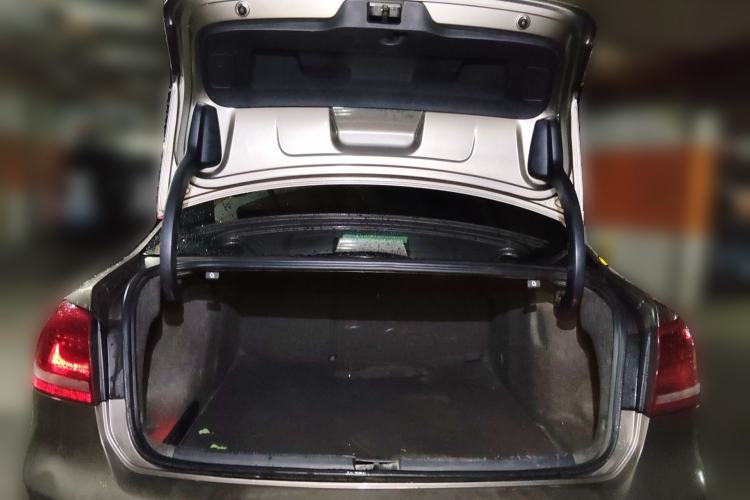 Used Volkswagen Passat 2015 1.8TSI DSG Prestige Edition Trunk