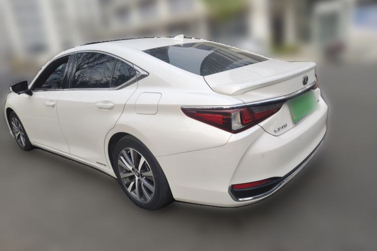 Used Lexus ES 2021 300h Excellence Edition

