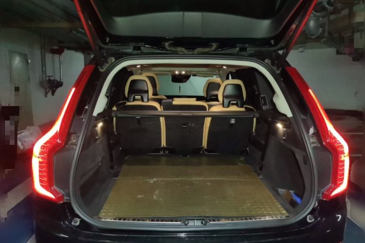 Used Volvo XC90  Trunk