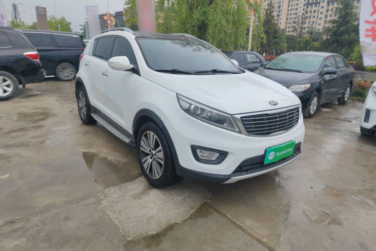 Used Kia Sportage R 2016 2.0L Automatic Two-Wheel Drive DLX Front Right 45 Deg