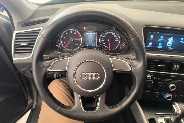 Used Audi Q5 2016 40 TFSI Trendy Edition Steering Wheel