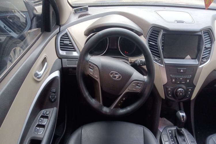 Used Hyundai Santa Fe 2013 2.4L Automatic 2WD Comfort Edition Steering Wheel