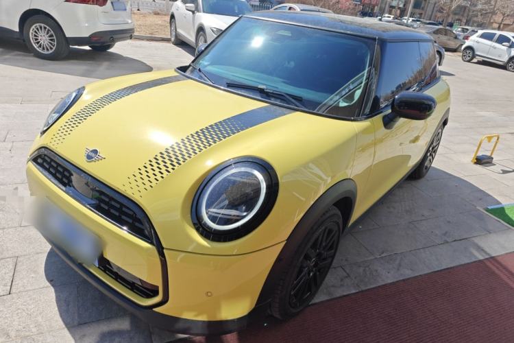 Used MINI 2025 1.5T COOPER Classic Edition