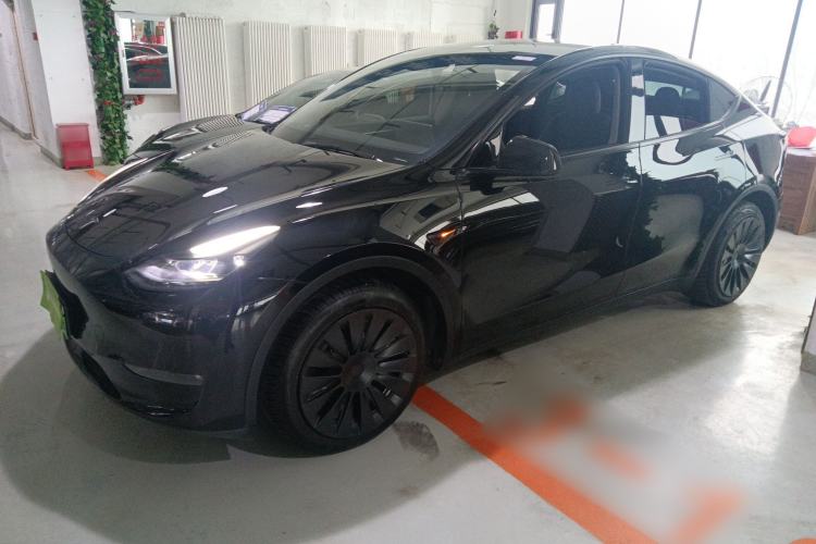 Used Tesla Model Y 2022 Long-Range All-Wheel-Drive Version
