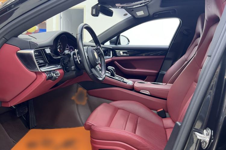 Used Porsche Panamera 2023 Restyled Panamera 4 Executive Extended Platinum Edition 2.9T Interior 6