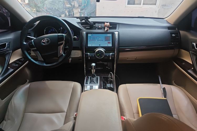 Used Toyota Reiz 2012 2.5V Fengdu Elite Stylish Edition Interior 2