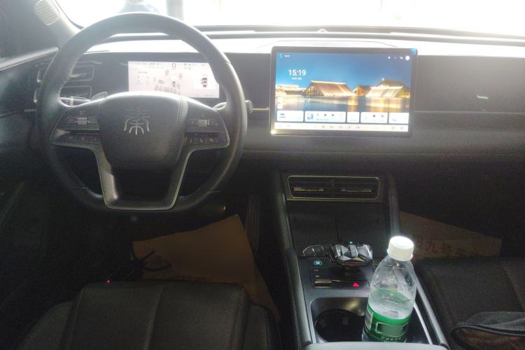 Used BYD Qin L 2025 DM-i Smart Drive 120KM Leading Model Center Console