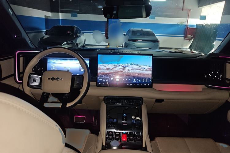 Used Formula Leopard 5 2023 Navigator Edition Center Console