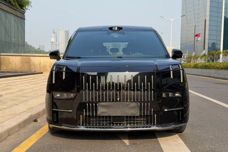 Used Zeekr 009 2024 7-Seater Aisle Version 108 kWh Front