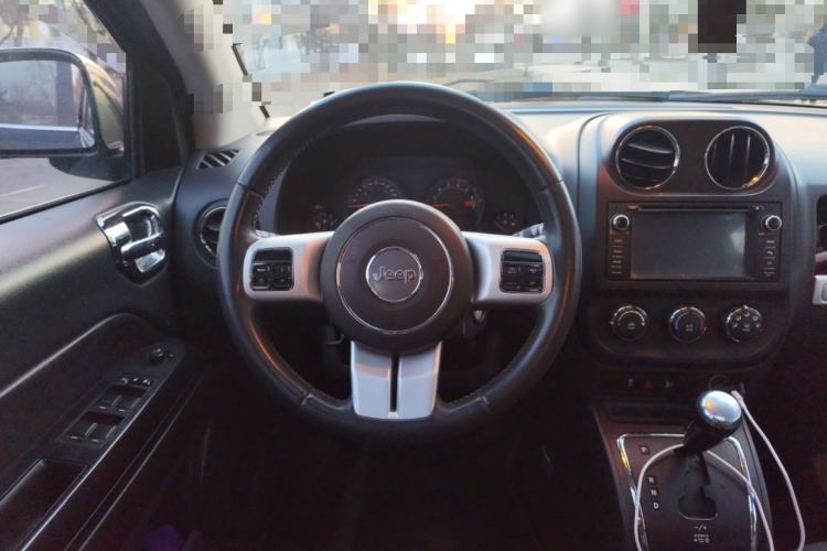 Used Jeep Compass 2013 2.4L four-wheel-drive sport version