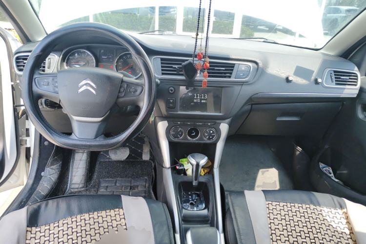 Used Citroen C3-XR 2015 1.6L Automatic Pioneer Model Center Console