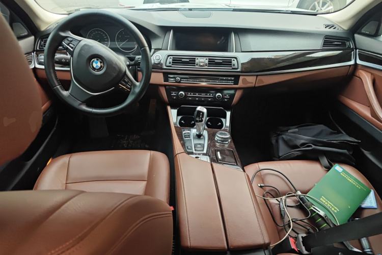 Used BMW 5 Series 2014 528Li Leading Model Center Console