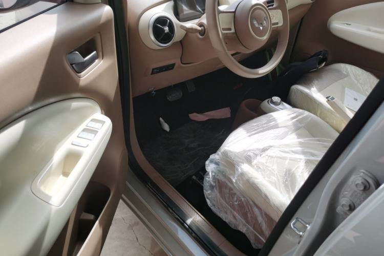 Used Wuling Hongguang MINIEV 2025 Four-Door Version Advanced Edition Driver Seat