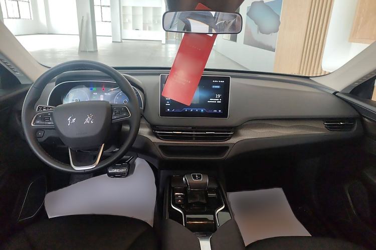 Used Hongqi E-QM5 2022 431 km Charge & Enjoy Edition