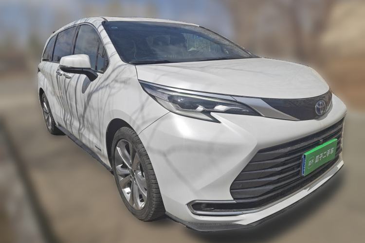 Used Toyota SIENNA 2023 2.5L Hybrid Deluxe Edition
