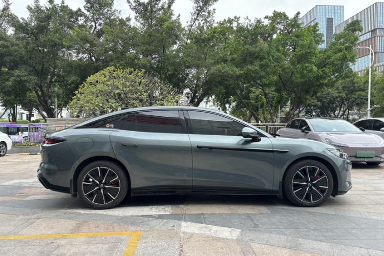 Used BYD Han L 2025 DM-i 200KM LiDAR Luxury Model
