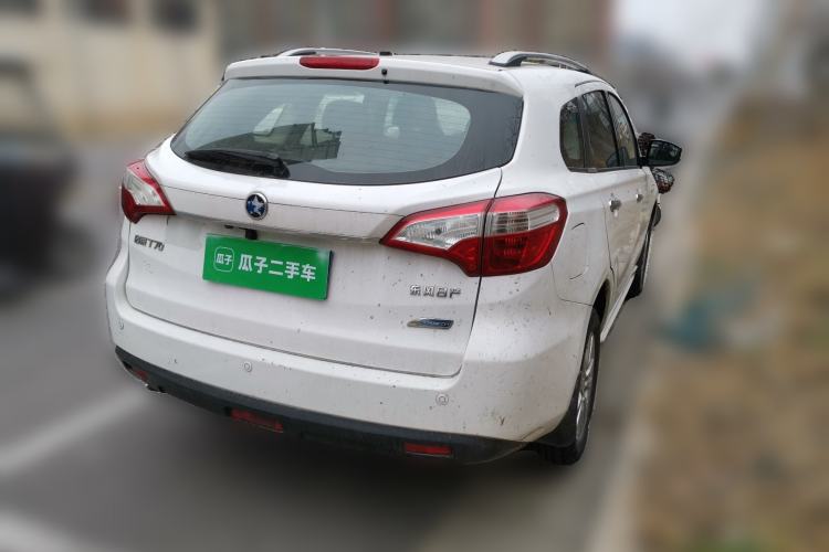 Used Venucia T70 2015 2.0L CVT Smart Choice Edition
