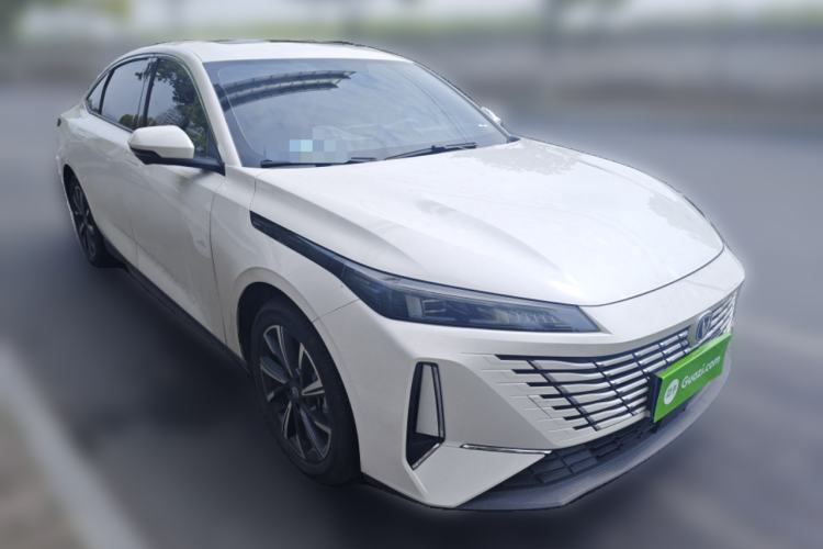 Used CHANGAN Eado 2024 1.5T GDI Automatic Prestige Edition Front Right 45 Deg