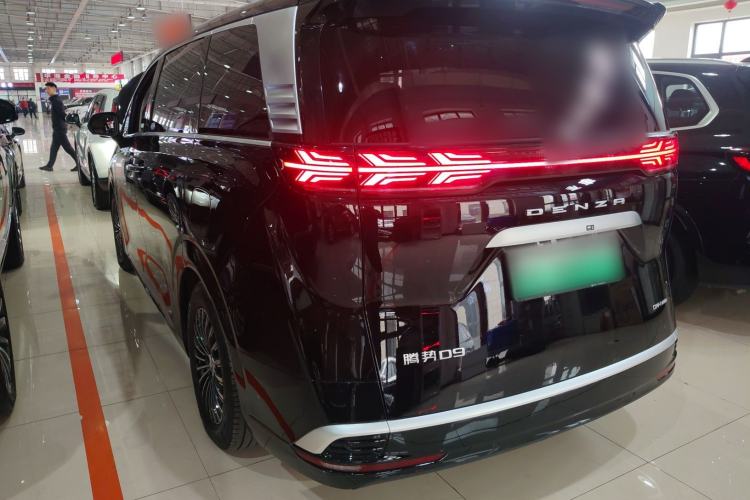 Used Denza D9 2024 DM-i 980 Four-Wheel Drive Prestige Model Rear Left 45 Deg