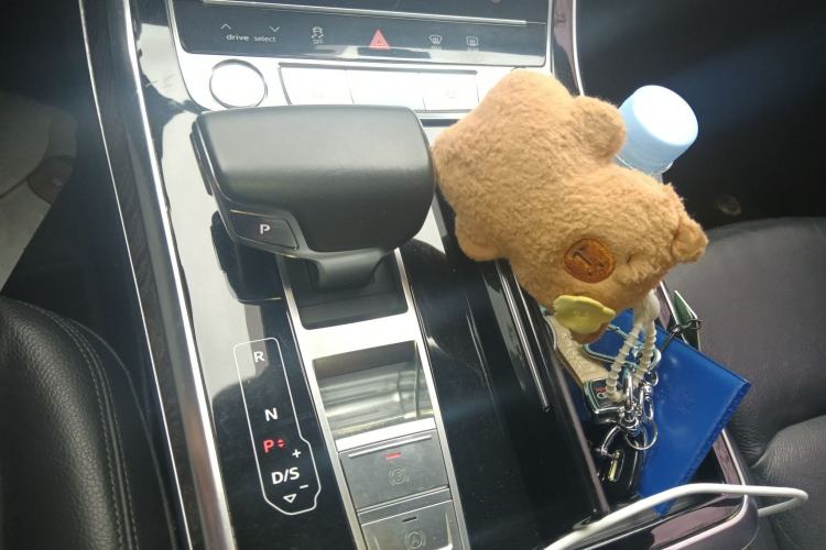 Used Audi Q8 2019 45 TFSI Luxury Prestige Edition Gear Lever