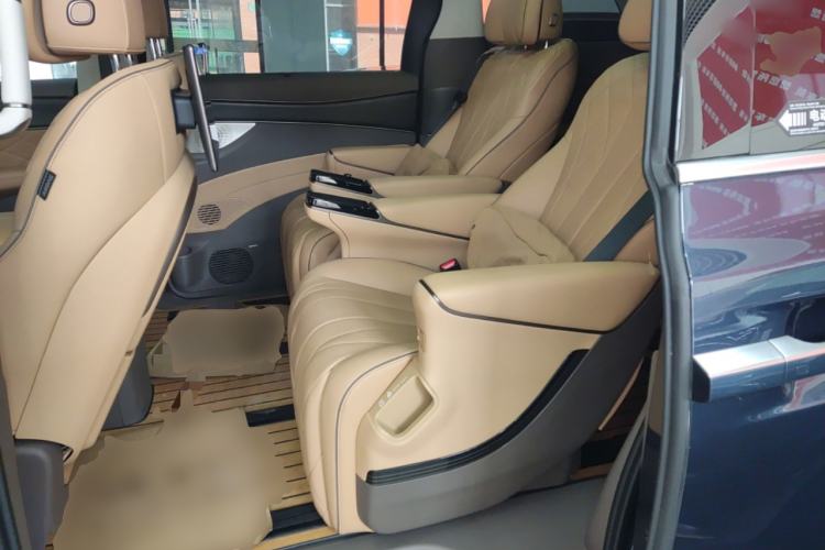 Used Denza D9 2022 DM-i 970 Four-Wheel Drive Flagship Model
