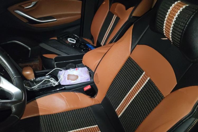 Used Soueast DX7 2015 1.5T Automatic Prestige Model Left Front Seat