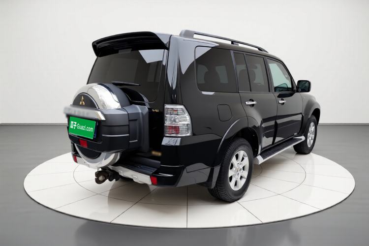 Used Mitsubishi Pajero 2015 3.0L Automatic Elite Overdrive Version China IV Standard Exterior 5