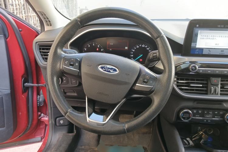 Used Ford Focus 2019 Sedan EcoBoost 125 Automatic Trendy Model China V Standard Steering Wheel