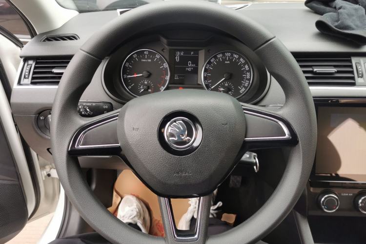 Used Skoda Octavia 2017 1.6L Automatic Chuanxing Edition
