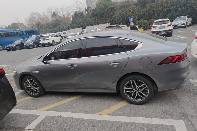 Used BYD Qin PLUS 2021 DM-i 120KM Flagship Model
