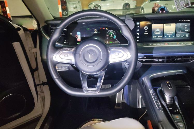 Used VOYAH FREE 2021 Two-Wheel Drive Standard Pure Electric Version Steering Wheel