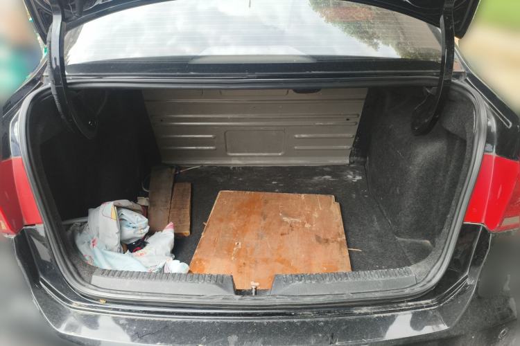 Used Volkswagen Santana 2013 1.4L Manual Fashion Edition Trunk