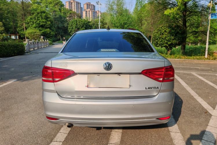 Used Volkswagen Lavida 2015 1.6L Automatic Comfort Edition Exterior 4