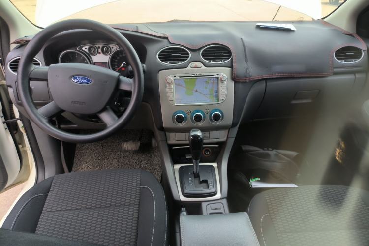 Used Ford Focus 2013 Hatchback Classic 1.8L Automatic Base Model Center Console