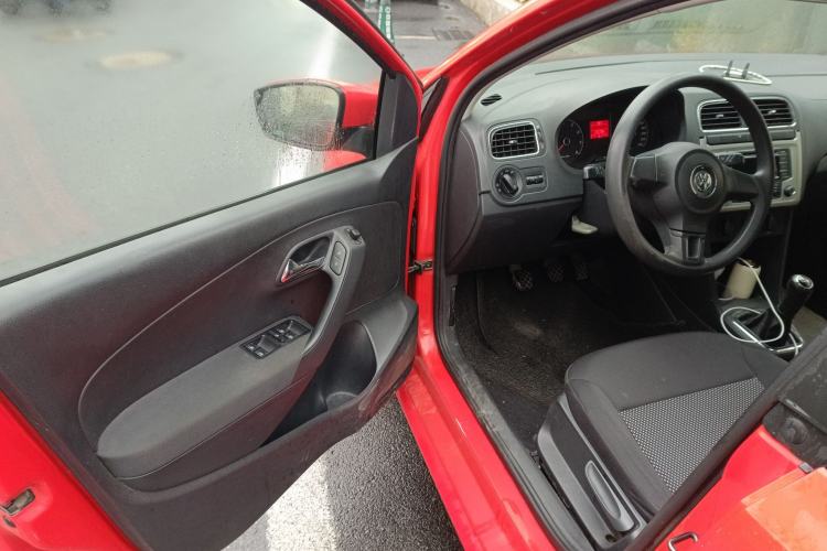 Used Volkswagen Polo 2011 1.6L Manual ZhiShang Edition Driver Seat