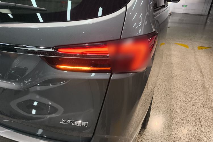 Used Buick GL8 2023 Land Executive Class Comfort Model