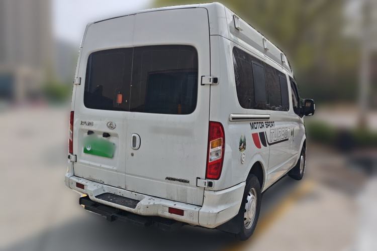 Used SAIC MAXUS Xintu V80 2017 2.5T 6-Speed Manual Aoyuntong National V Short Wheelbase Mid-Height 5/6/10-Seater
