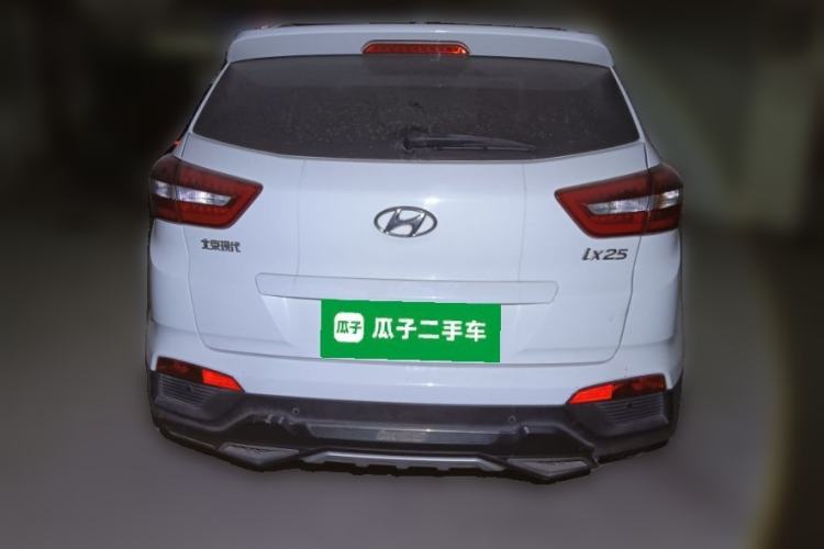 Used Hyundai ix25 2015 1.6L Automatic Two-Wheel-Drive Deluxe DLX Model
