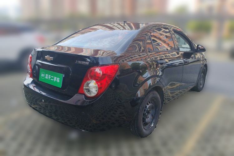 Used Chevrolet Aveo Sonic 2011 Sedan 1.4L MT SL

