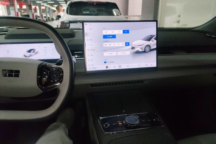 Used Geely Galaxy 8 2025 130km EM-i Flagship Edition Center Console