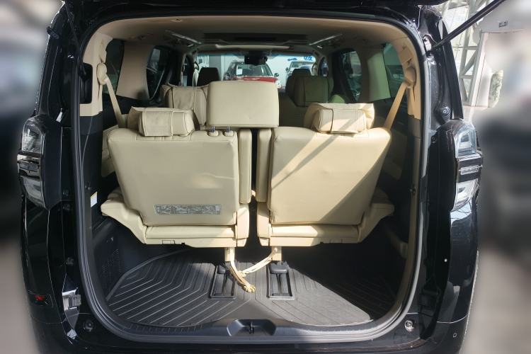 Used Toyota Vellfire 2023 Crown Dual-Engine 2.5L HV Prestige Edition
