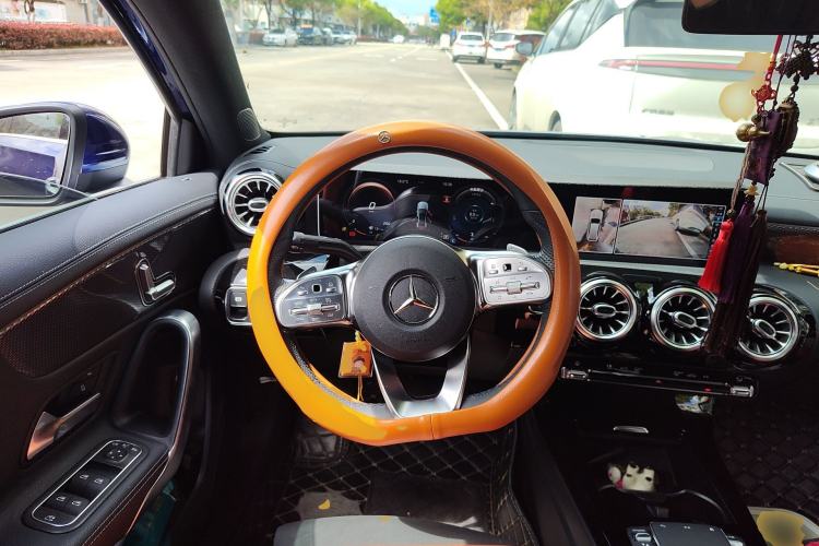 Used Mercedes-Benz A-Class 2020 Restyled A 200 L Sport Sedan Fashion Version Steering Wheel