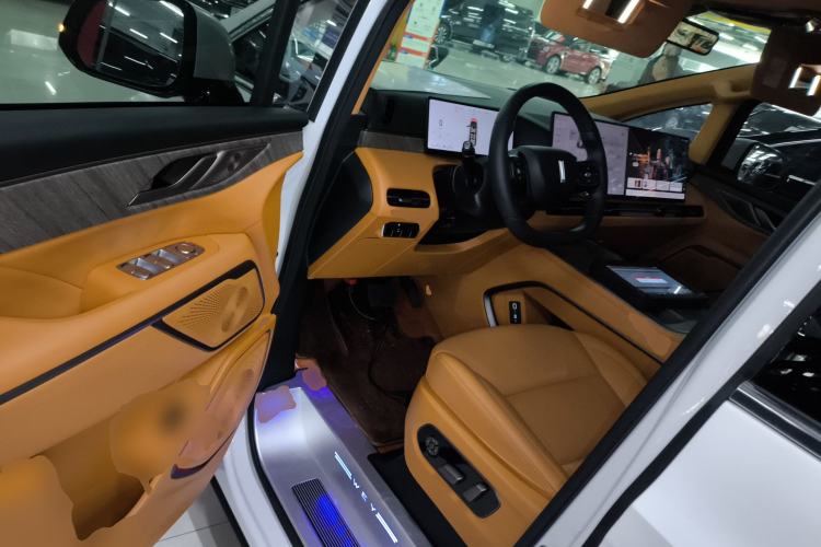 Used Wey Gaoshan 2025 Four-Wheel Drive Alpine 9
